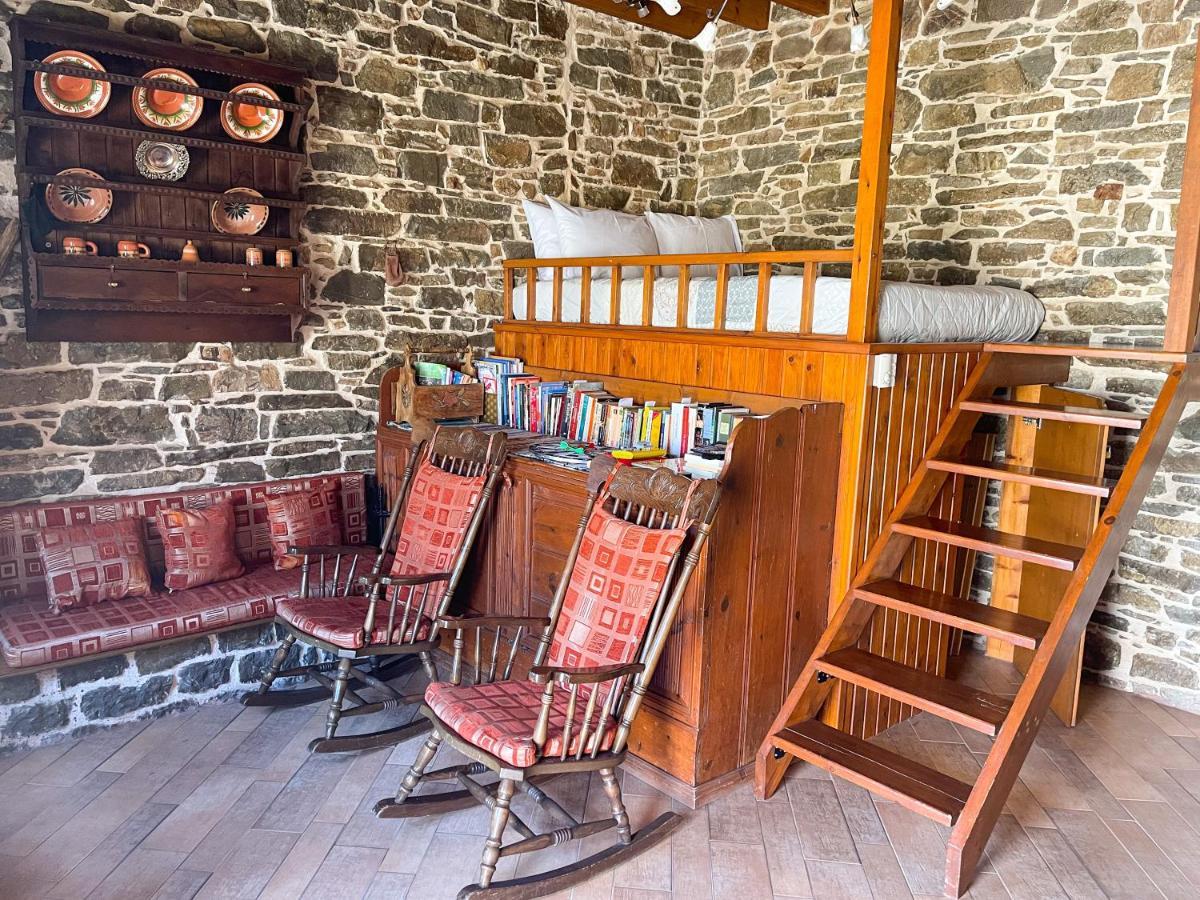 Echo Traditional House - Ηχώ Παραδοσιακό Σπίτι Embonas ภายนอก รูปภาพ